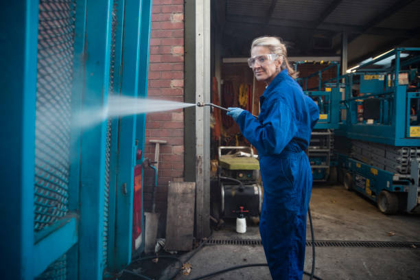 Why Choose Our Pressure Washing Services in Florida